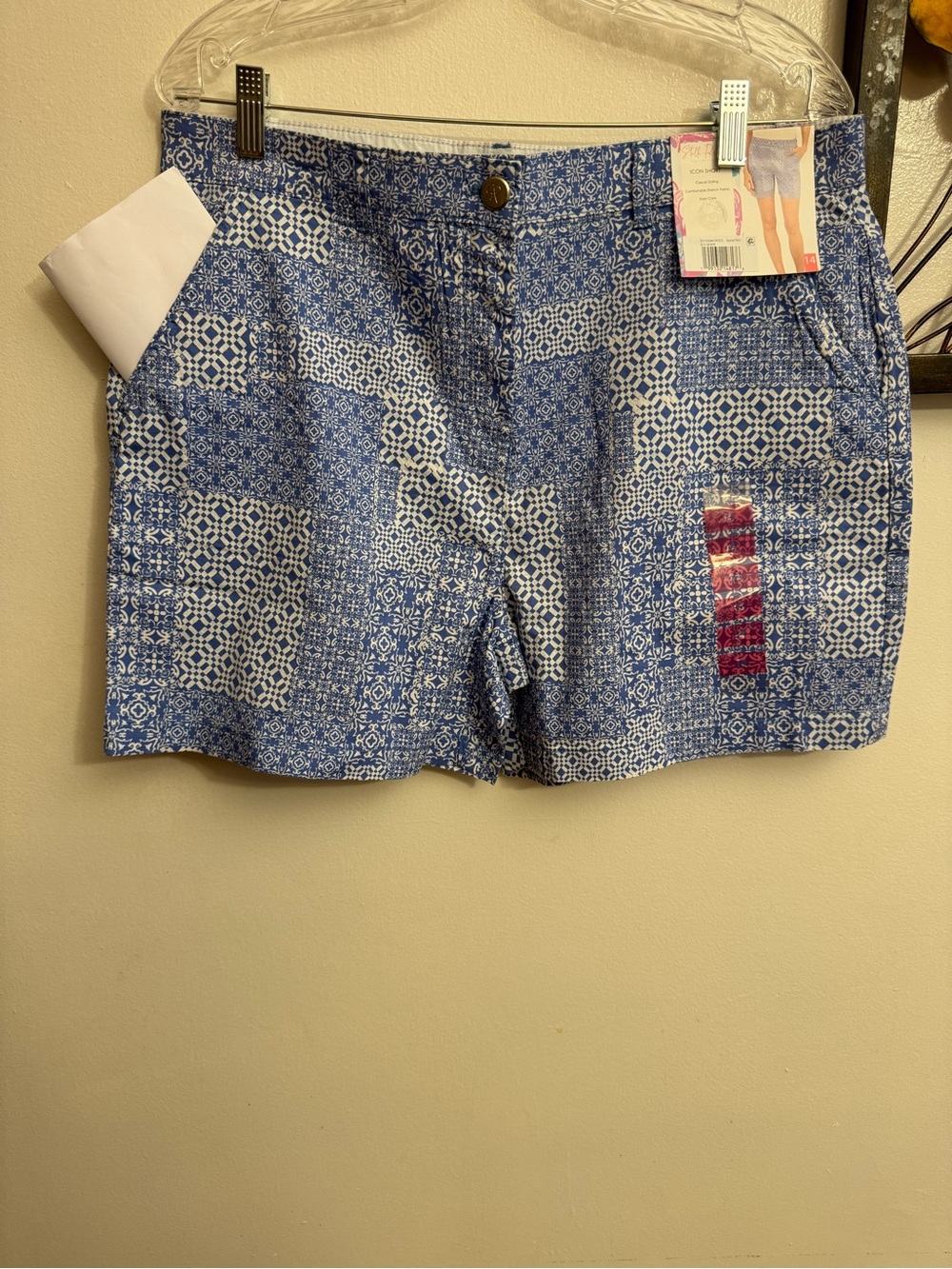 Stella Parker Collection Blue & white Geometric Print Women's Shorts  Size 14